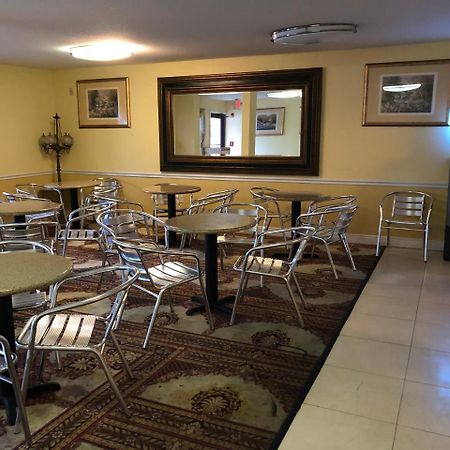 Executive Garden Titusville Hotel Esterno foto
