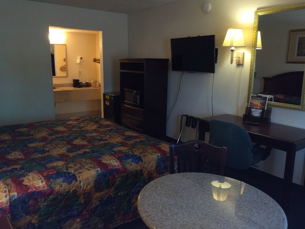 Executive Garden Titusville Hotel Esterno foto