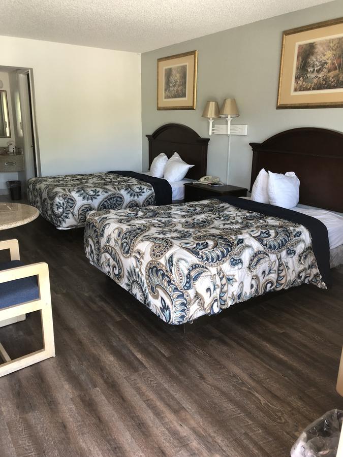 Executive Garden Titusville Hotel Esterno foto