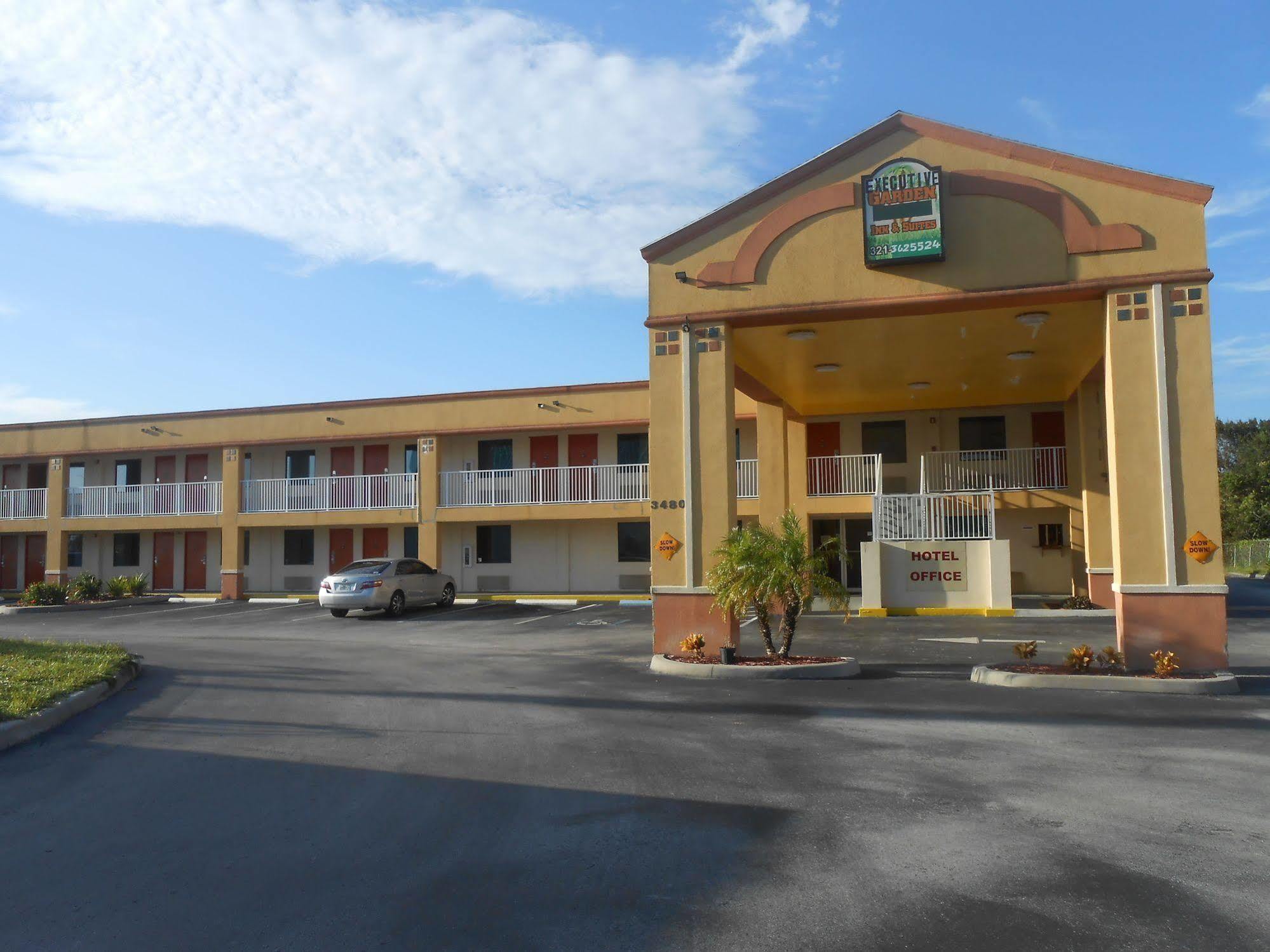 Executive Garden Titusville Hotel Esterno foto