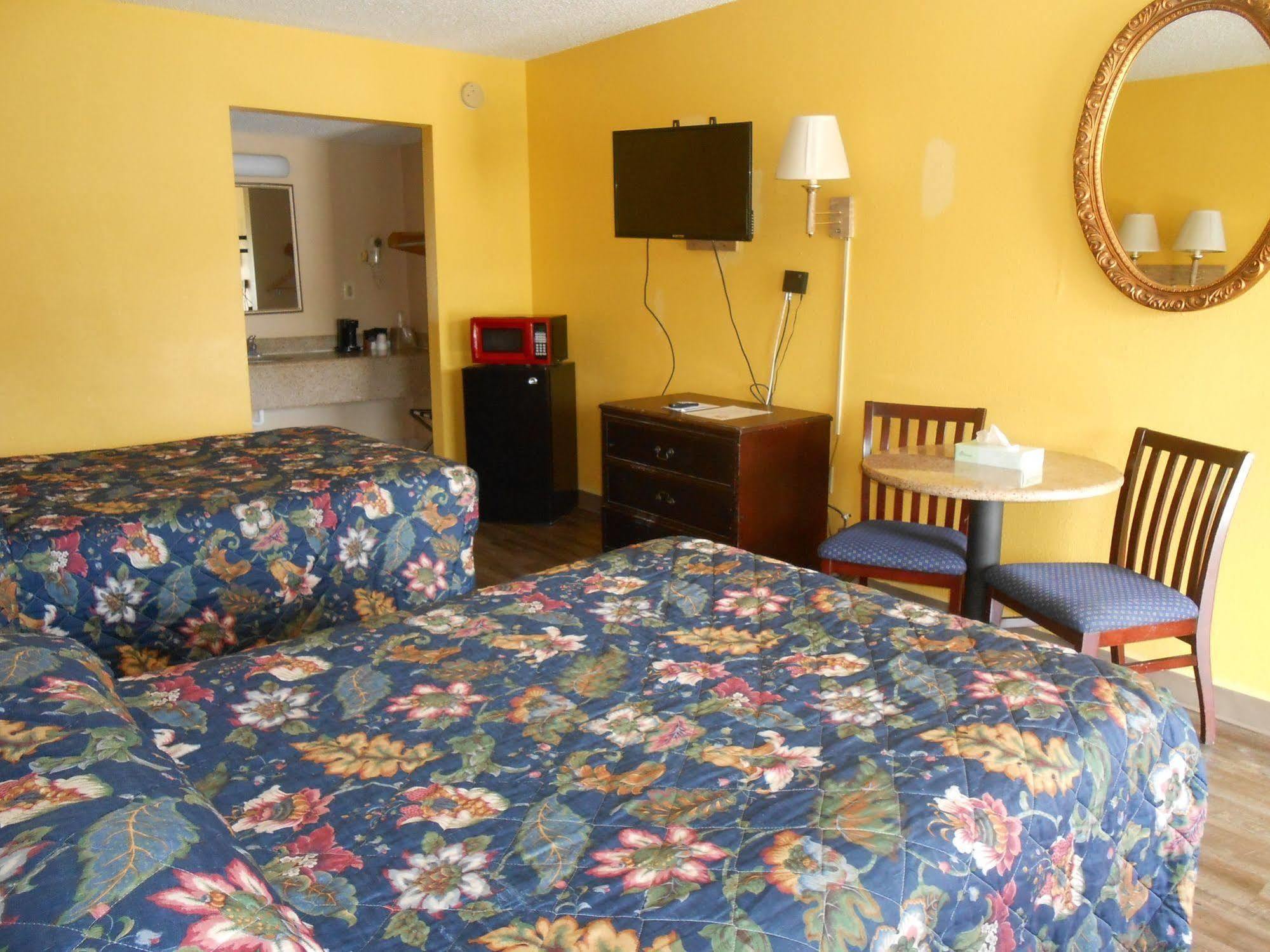 Executive Garden Titusville Hotel Esterno foto