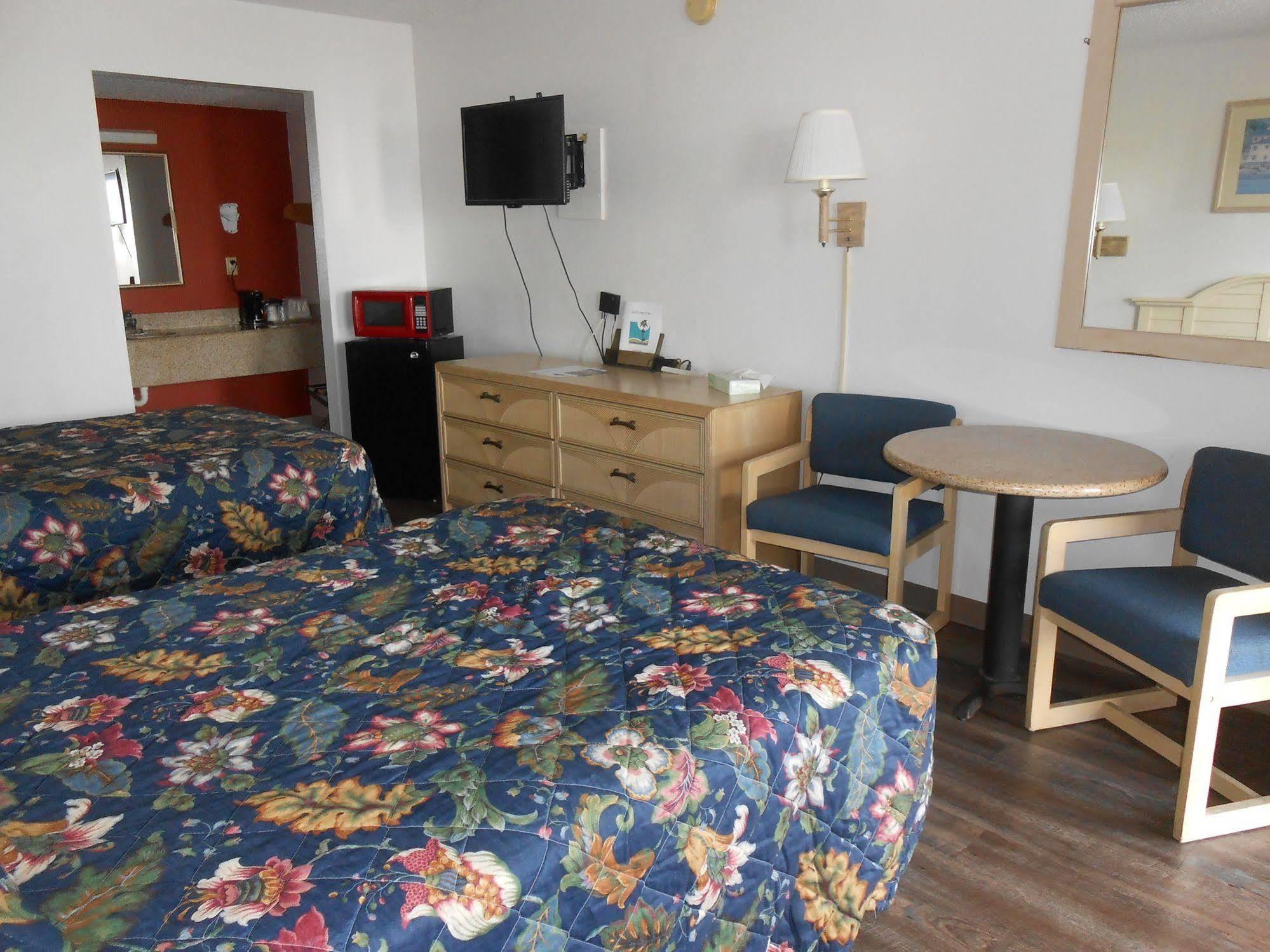 Executive Garden Titusville Hotel Esterno foto