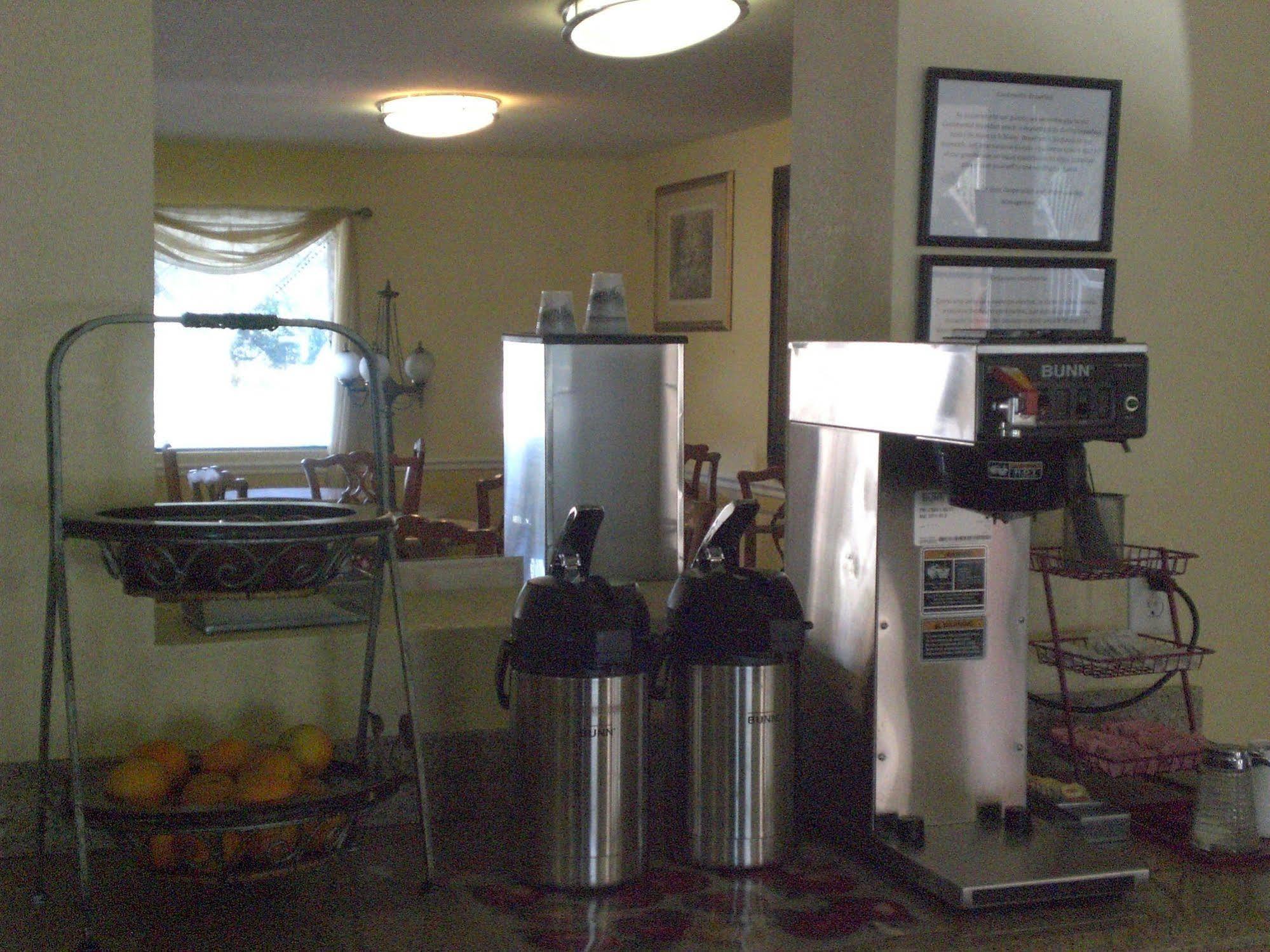 Executive Garden Titusville Hotel Esterno foto