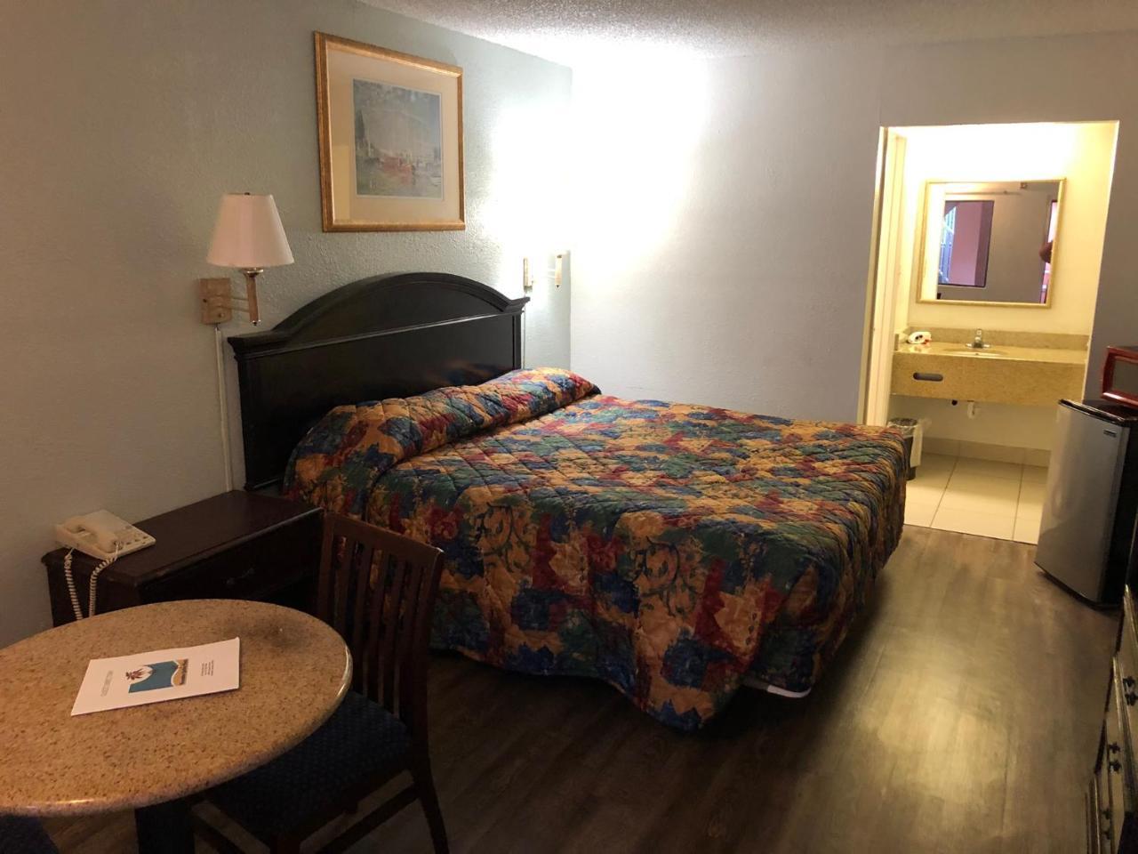 Executive Garden Titusville Hotel Esterno foto