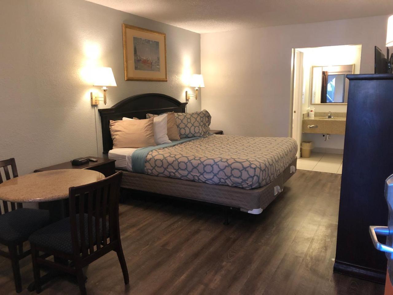 Executive Garden Titusville Hotel Esterno foto