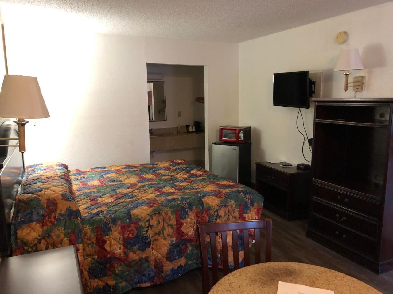 Executive Garden Titusville Hotel Esterno foto