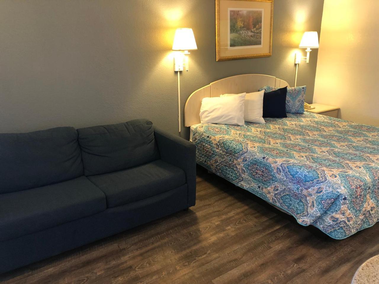 Executive Garden Titusville Hotel Esterno foto