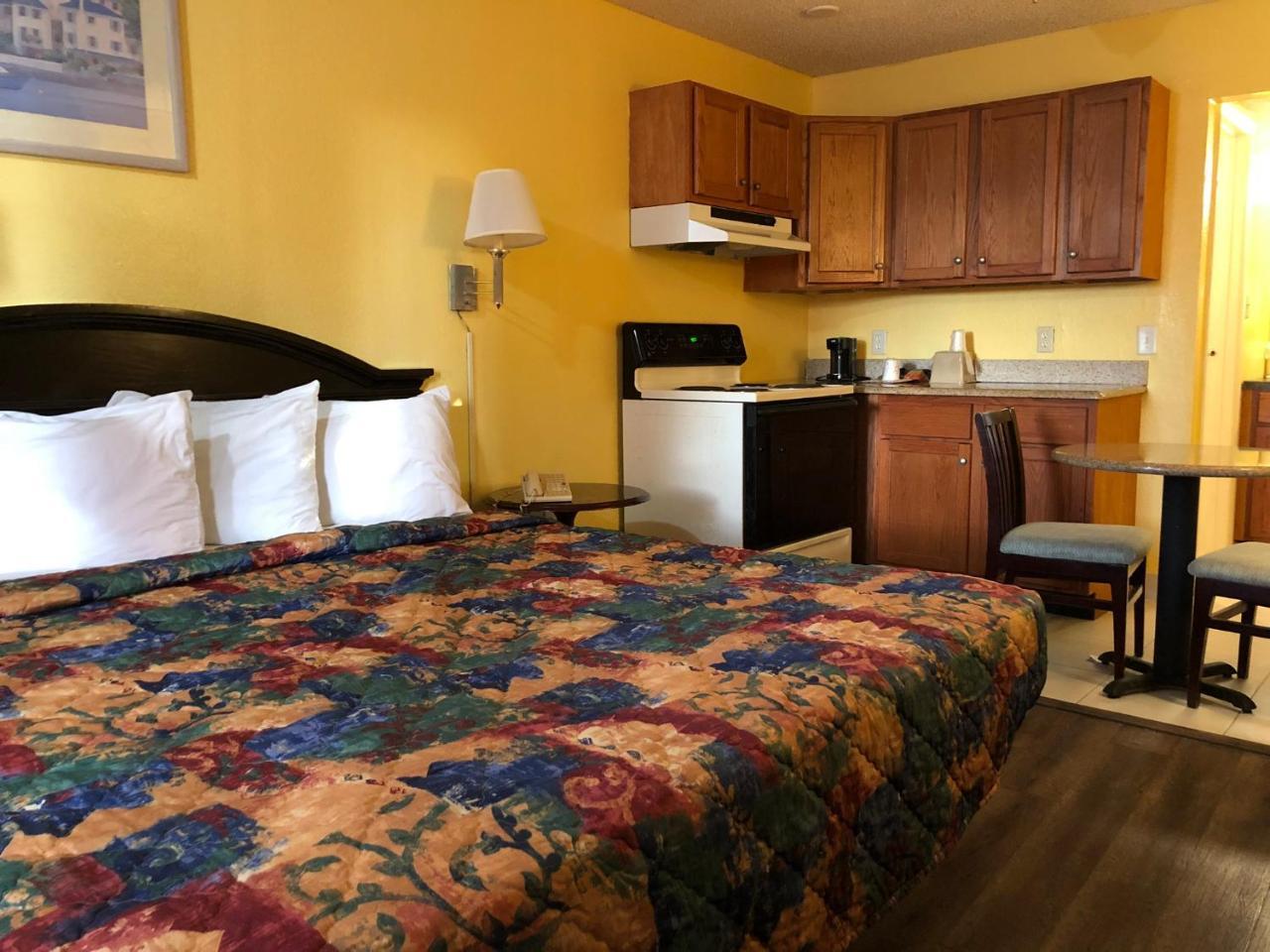 Executive Garden Titusville Hotel Esterno foto