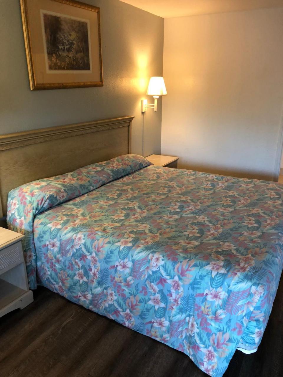 Executive Garden Titusville Hotel Esterno foto